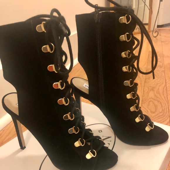 Steve Madden Shoes - 🔥 Sale! Steve Madden Black Sude Heels